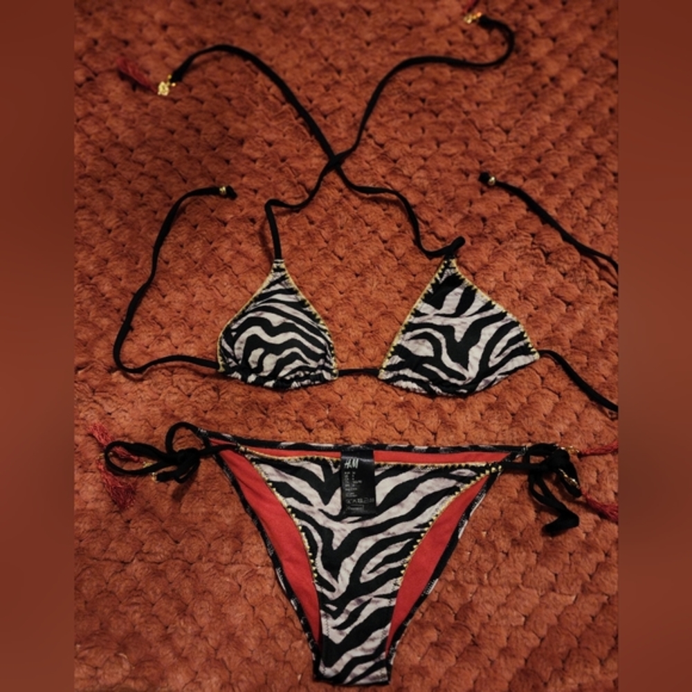 Swim suit